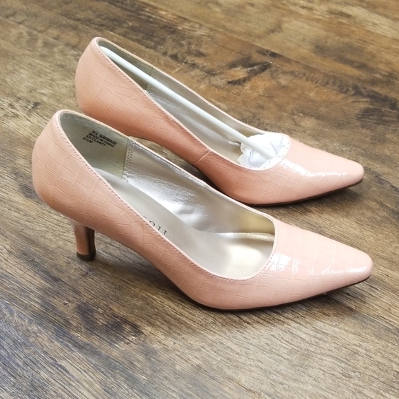 Karen Scott Clancy Pumps - Picture 3 of 4